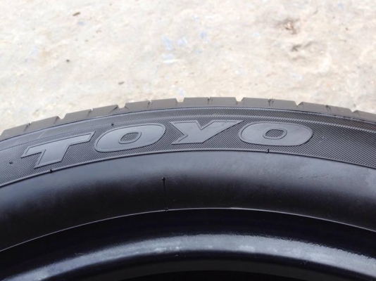ยาง TOYO 235-50-18 made in japan ปี 13 2เส้น ปี 12 2เส้น ครบชุด 4 เส้น 4000  สภาพสวยๆไม่มีปะไม่บวมไม่กินข้างดอกยางเหลือเยอะเอาไปวิ่งกันใด้อีกยาวค่ะ
