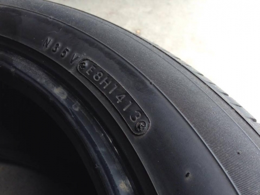ยาง TOYO 235-50-18 made in japan ปี 13 2เส้น ปี 12 2เส้น ครบชุด 4 เส้น 4000  สภาพสวยๆไม่มีปะไม่บวมไม่กินข้างดอกยางเหลือเยอะเอาไปวิ่งกันใด้อีกยาวค่ะ