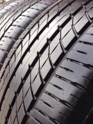 ยาง TOYO 235-50-18 made in japan ปี 13 2เส้น ปี 12 2เส้น ครบชุด 4 เส้น 4000  สภาพสวยๆไม่มีปะไม่บวมไม่กินข้างดอกยางเหลือเยอะเอาไปวิ่งกันใด้อีกยาวค่ะ
