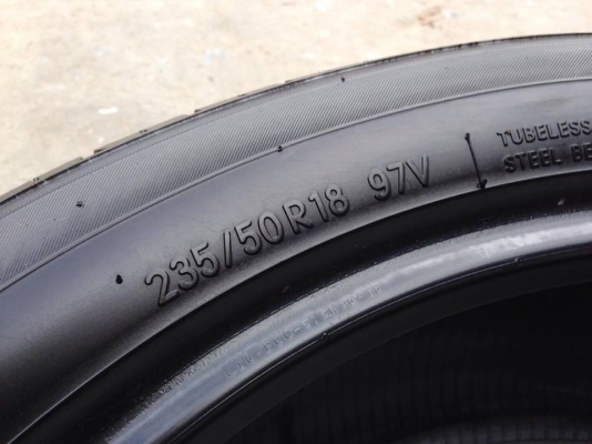 ยาง TOYO 235-50-18 made in japan ปี 13 2เส้น ปี 12 2เส้น ครบชุด 4 เส้น 4000  สภาพสวยๆไม่มีปะไม่บวมไม่กินข้างดอกยางเหลือเยอะเอาไปวิ่งกันใด้อีกยาวค่ะ