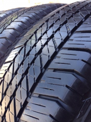 ยาง Bridgstone 265-65-17 ปี 15 ครบชุด 4 เส้น 8000  สภาพสวยๆไม่มีปะไม่บวมไม่กินข้างดอกยางเหลือเยอะเอาไปวิ่งกันใด้อีกยาวค่ะ