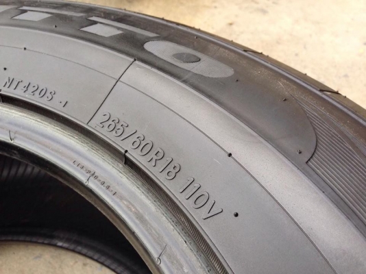 ยาง NITTO 265-60-18 made in japan ปี13 ครบชุด 4 เส้น 9999  สวยๆไม่บวมไม่กินข้างดอกยางเหลือเยอะเอาไปวิ่งกันใด้อีกยาวค่ะ