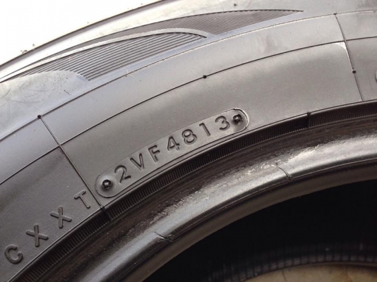 ยาง NITTO 265-60-18 made in japan ปี13 ครบชุด 4 เส้น 9999  สวยๆไม่บวมไม่กินข้างดอกยางเหลือเยอะเอาไปวิ่งกันใด้อีกยาวค่ะ