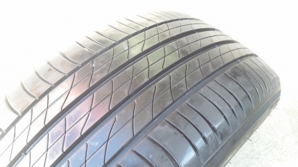 ขายยาง225/50/17 ปี 3813 MICHERLIN 3ST 4 เส้น