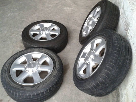 ขอบ16นิ้ว6 รู อีสุ พร้อมยาง สวยๆ 4 ล้อ ราคา 5700 บาท