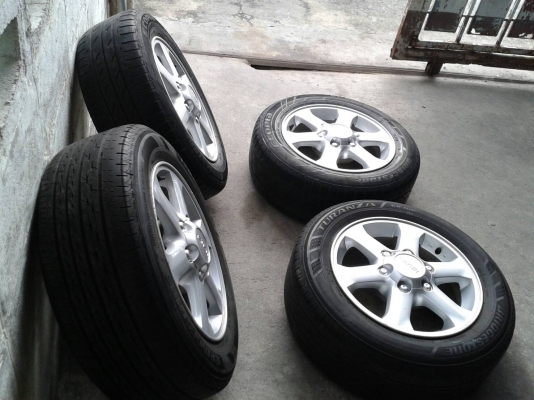 ขอบ16นิ้ว6 รู อีสุ พร้อมยาง สวยๆ 4 ล้อ ราคา 5700 บาท