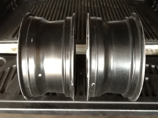 ขายแม็กขอบ 15 6รู กว้าง7.5 มี 1คู่