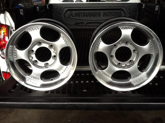 ขายแม็กขอบ 15 6รู กว้าง7.5 มี 1คู่