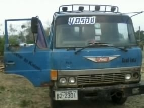 HINO FD 168 HP EH100 หกล้อดั๊มพ์ ช่วงล่างใหญ่คัชซีสวยมาก เครื่องแห้งแรงดีไม่เยิ้ม หัวเก๋งไม่ผุภายในคอนโซลครบพร้อม พวงมาลัยเพาเวอร์ กระบะดั๊มพ์เหล็ก 6 ตันยาว 3.60 เมตร ยาง 8.25 ขอบ 16 สภาพดีพร้อมบรรทุกพร้อมใช้งานได้เลย ราคาต่อรองได้ครับ