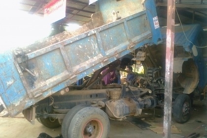 HINO FD 168 HP EH100 หกล้อดั๊มพ์ ช่วงล่างใหญ่คัชซีสวยมาก เครื่องแห้งแรงดีไม่เยิ้ม หัวเก๋งไม่ผุภายในคอนโซลครบพร้อม พวงมาลัยเพาเวอร์ กระบะดั๊มพ์เหล็ก 6 ตันยาว 3.60 เมตร ยาง 8.25 ขอบ 16 สภาพดีพร้อมบรรทุกพร้อมใช้งานได้เลย ราคาต่อรองได้ครับ HINO FD 168 HP EH100 หกล้อดั๊มพ์ ช่วงล่างใหญ่คัชซีสวยมาก เครื่องแห้งแรงดีไม่เยิ้ม หัวเก๋งไม่ผุภายในคอนโซลครบพร้อม พวงมาลัยเพาเวอร์ กระบะดั๊มพ์เหล็ก 6 ตันยาว 3.60 เมตร ยาง 8.25 ขอบ 16 สภาพดีพร้อมบรรทุกพร้อมใช้งานได้เลย ราคาต่อรองได้ครับ