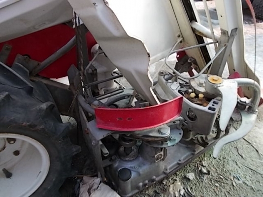 รหัส:12000868รถเกี่ยวข้าวเดินตามใช้เครื่องF25L-2ขนาด2.5PS.มีอุปกรณ์ชุดมัดฟางข้าวwww.nihonmono.com