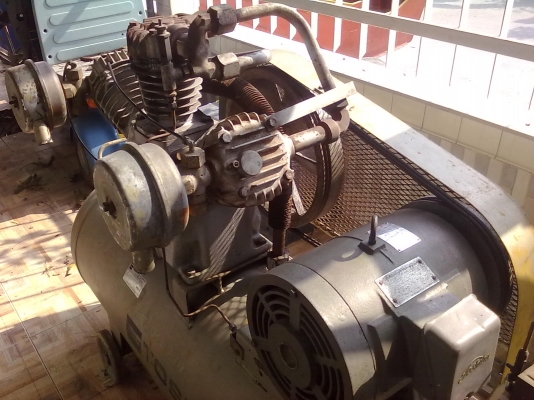 เครื่องปั๊มลมโตชิบา ของประเทศญี่ปุ่น ถัง 810 ลิตร 10 แรง เครื่องปั๊มลมโตชิบา ของประเทศญี่ปุ่น ถัง 810 ลิตร 10 แรง