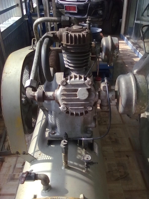 เครื่องปั๊มลมโตชิบา ของประเทศญี่ปุ่น ถัง 810 ลิตร 10 แรง เครื่องปั๊มลมโตชิบา ของประเทศญี่ปุ่น ถัง 810 ลิตร 10 แรง