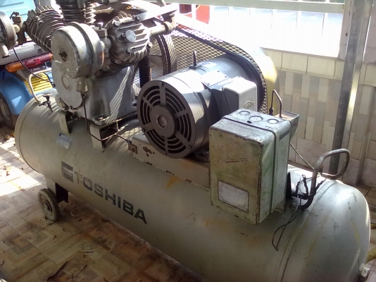 เครื่องปั๊มลมโตชิบา ของประเทศญี่ปุ่น ถัง 810 ลิตร 10 แรง