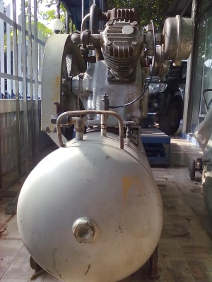 เครื่องปั๊มลมโตชิบา ของประเทศญี่ปุ่น ถัง 810 ลิตร 10 แรง เครื่องปั๊มลมโตชิบา ของประเทศญี่ปุ่น ถัง 810 ลิตร 10 แรง