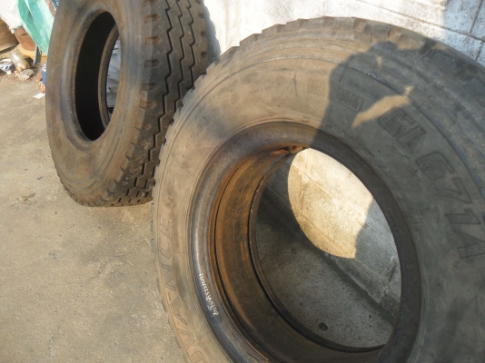 ยาง 10.00 - 20 สวยๆ 1 คู่ ยาง 10.00 - 20 สวยๆ 1 คู่