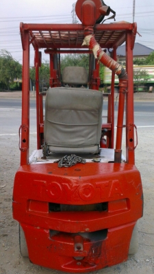 TOYOTA โฟล์คลิฟท์ ดีเซล 1.8 ตัน 3 เมตร 2 กระบอก เครื่องแน่น แรงดี นครปฐม