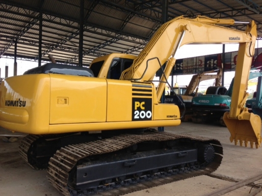 ขายรถแบคโฮ Pc200-6 รถพร้อมใช้ ไฟฟ้าครบ ช่วงล่างเต็มๆ  ราคาต่อรองได้