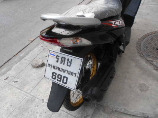 Honda-Click 110cc ราคาถูกๆครับ ชุดสีสวยๆ เข้ามาดูก่อนครับ