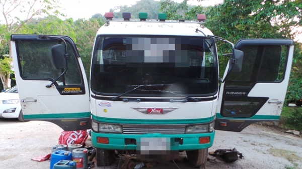 HINO 6 ล้อดั้ม ยาง9  รถบ้านพร้อมขายค่ะ เดิม 520,000 บาท  เหลือ 480,000 บาทค่ะ
