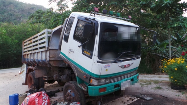 HINO 6 ล้อดั้ม ยาง9  รถบ้านพร้อมขายค่ะ เดิม 520,000 บาท  เหลือ 480,000 บาทค่ะ