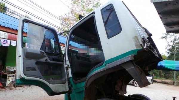 HINO 6 ล้อดั้ม ยาง9  รถบ้านพร้อมขายค่ะ เดิม 520,000 บาท  เหลือ 480,000 บาทค่ะ