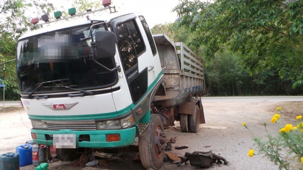 HINO 6 ล้อดั้ม ยาง9  รถบ้านพร้อมขายค่ะ เดิม 520,000 บาท  เหลือ 480,000 บาทค่ะ