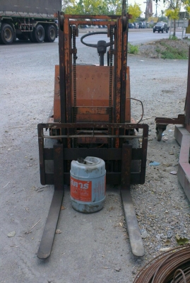 ขาย โฟอร์คลิฟต์ Toyota 700 kg เครื่องดีเซล คันเล็ก ใช้งานสะดวก นครปฐม