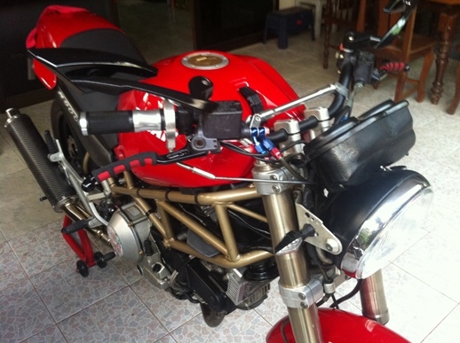 ********** ขาย DUCATI M 900 (แสนสี่ๆๆๆ) *************