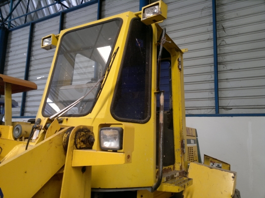 รถตักล้อยาง KAWASAKI 60ZIV-2 เครื่องดี รถสวยครับ ใช้งานได้เลย แอร์เย็น มีใบอินวอย มาแล้วครับ เชิญมาทดสอบได้แล้ว ราคาถูกครับ ติดต่อ มานะ 085-9049669