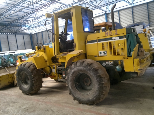 รถตักล้อยาง KAWASAKI 60ZIV-2 เครื่องดี รถสวยครับ ใช้งานได้เลย แอร์เย็น มีใบอินวอย มาแล้วครับ เชิญมาทดสอบได้แล้ว ราคาถูกครับ ติดต่อ มานะ 085-9049669