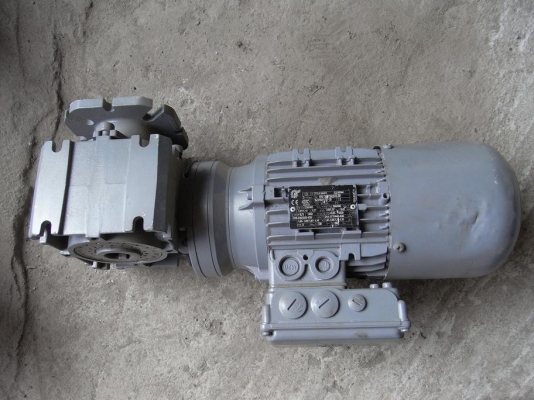 ขายมอเตอร์เกียร์ 1/2 HP. ชุดเกียร์ 40/1 รอบ สภาพสวย พร้อมใช้งาน