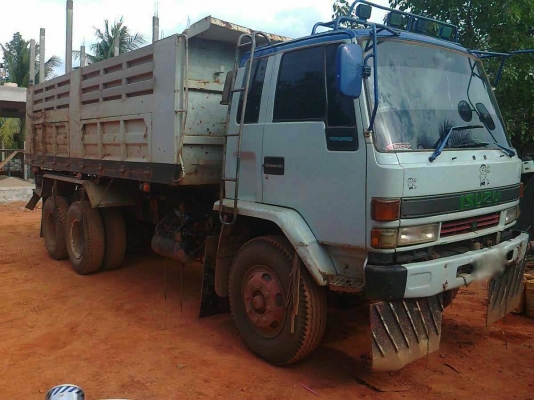 รถอิซูซุ 10 ล้อดั๊ม 210 เปลื่ยนเครื่อง 240 แรงม้า  สนใจติดต่อ 081 - 6079515