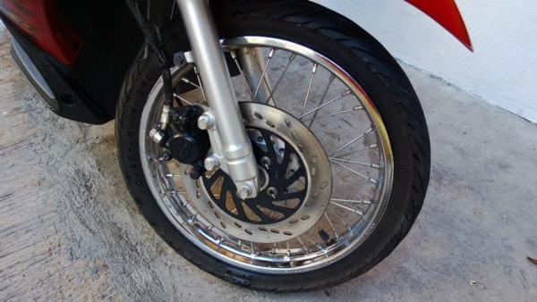 SKYDRIVE แดงตัดดำนิดๆ ลายใหม่ สวยมากกราฟฟิคแจ่ม ชุดสีเงางาม เข้มๆ