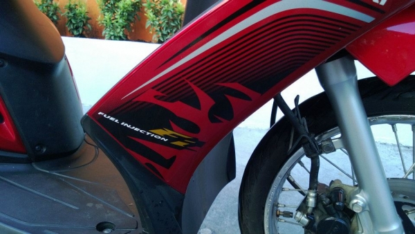 SKYDRIVE แดงตัดดำนิดๆ ลายใหม่ สวยมากกราฟฟิคแจ่ม ชุดสีเงางาม เข้มๆ