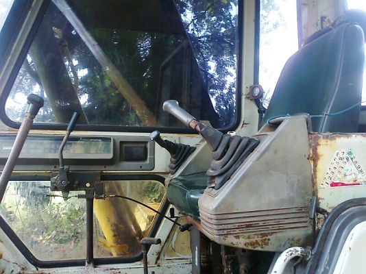 ขายด่วน..รถแบคโฮ  SUMITOMO 265 F2 รถสวย เก่าญี่ปุ่น ใช้งานในไทย ปีเดียว แรงขุดดี เดินแรง ทำงานไว ไม่มีร้อน มีใบอินวอยล์.