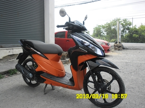 click.iปี53ล้อแม็กเครื่องแน่นๆสีสวยมากรถเดิมๆวิ่งน้อยพร้อมโอน