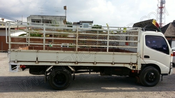 รถบรรทุก 6 ล้อ ยี่ห้อ HINO รุ่น WU340R
