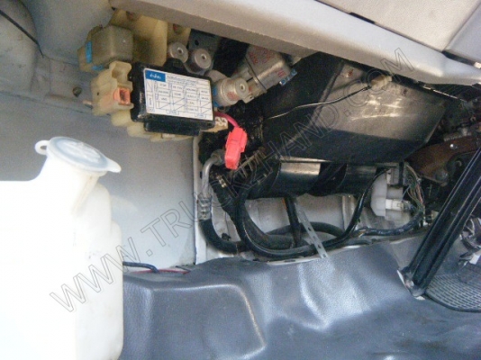 รถบรรทุก 6 ล้อ ยี่ห้อ HINO รุ่น WU340R