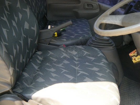 รถบรรทุก 6 ล้อ ยี่ห้อ HINO รุ่น WU340R