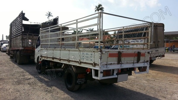 รถบรรทุก 6 ล้อ ยี่ห้อ HINO รุ่น WU340R