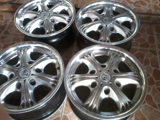 ขายแม็กขอบ 15 หกรูแท้japan ใส่กะบะครับ