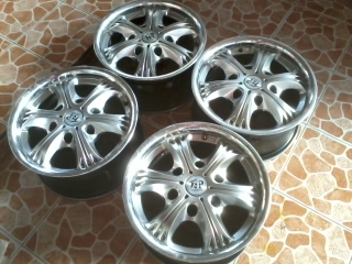 ขายแม็กขอบ 15 หกรูแท้japan ใส่กะบะครับ