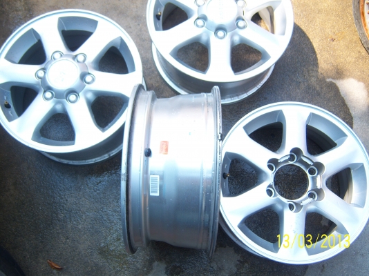 แม็กซ์ ขอบ 16  6รู ISUZU