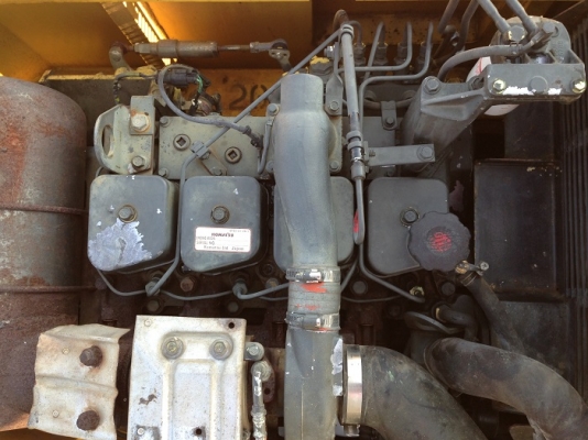 รถแบคโฮ KOMATSU PC130-6 รถแบคโฮ KOMATSU PC130-6