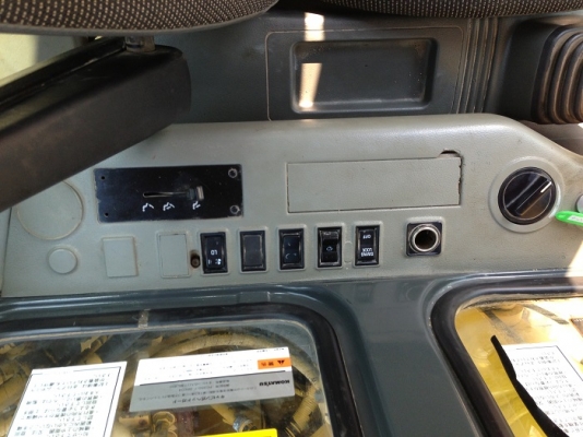 รถแบคโฮ KOMATSU PC130-6 รถแบคโฮ KOMATSU PC130-6