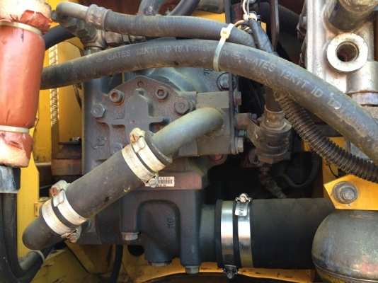 รถแบคโฮ KOMATSU PC130-6 รถแบคโฮ KOMATSU PC130-6