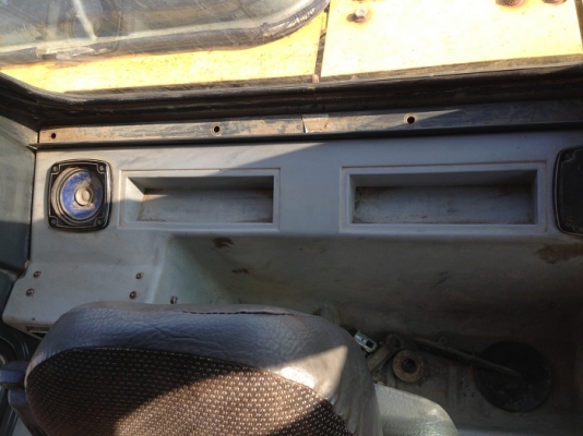 รถแบคโฮ KOMATSU PC130-6 รถแบคโฮ KOMATSU PC130-6