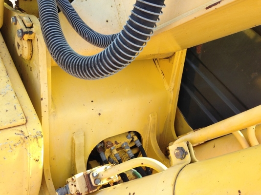 รถแบคโฮ KOMATSU PC130-6 รถแบคโฮ KOMATSU PC130-6