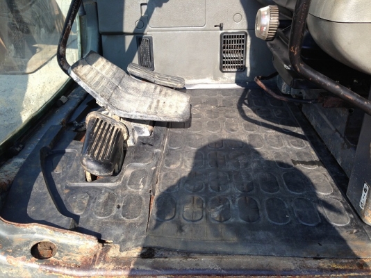 รถแบคโฮ KOMATSU PC130-6 รถแบคโฮ KOMATSU PC130-6